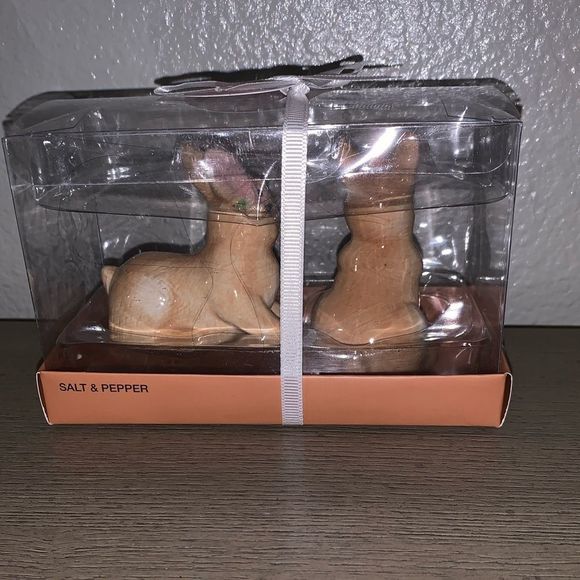 NWT Brown Easter Bunny Salt and Pepper Shakers - Picture 3 of 3